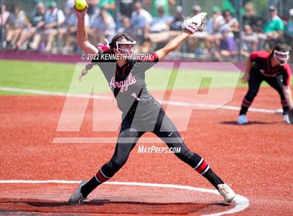 Thumbnail 3 in Iowa Park vs Argyle (UIL 4A Region I Regional Final) photogallery.