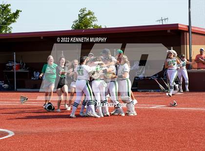 Thumbnail 2 in Iowa Park vs Argyle (UIL 4A Region I Regional Final) photogallery.