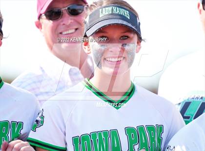 Thumbnail 2 in Iowa Park vs Argyle (UIL 4A Region I Regional Final) photogallery.