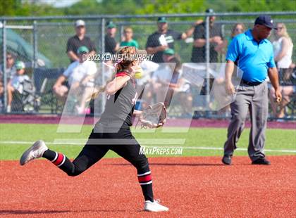 Thumbnail 3 in Iowa Park vs Argyle (UIL 4A Region I Regional Final) photogallery.