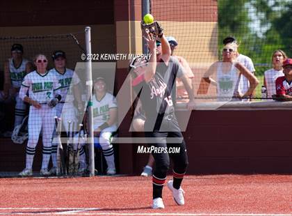 Thumbnail 2 in Iowa Park vs Argyle (UIL 4A Region I Regional Final) photogallery.