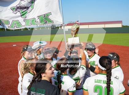 Thumbnail 3 in Iowa Park vs Argyle (UIL 4A Region I Regional Final) photogallery.