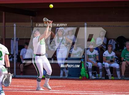 Thumbnail 3 in Iowa Park vs Argyle (UIL 4A Region I Regional Final) photogallery.