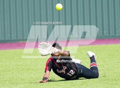 Thumbnail 1 in Iowa Park vs Argyle (UIL 4A Region I Regional Final) photogallery.