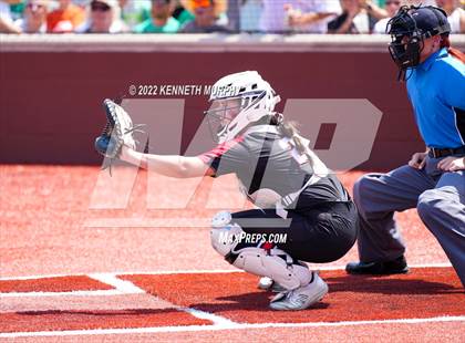 Thumbnail 1 in Iowa Park vs Argyle (UIL 4A Region I Regional Final) photogallery.