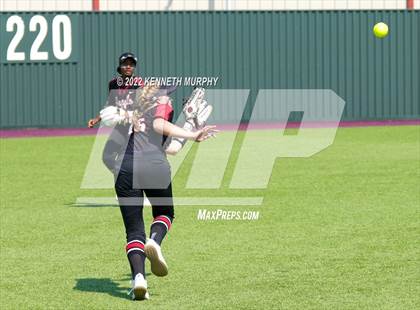 Thumbnail 1 in Iowa Park vs Argyle (UIL 4A Region I Regional Final) photogallery.