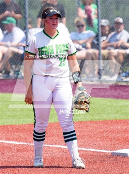 Thumbnail 2 in Iowa Park vs Argyle (UIL 4A Region I Regional Final) photogallery.