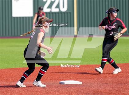 Thumbnail 1 in Iowa Park vs Argyle (UIL 4A Region I Regional Final) photogallery.