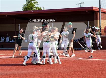 Thumbnail 2 in Iowa Park vs Argyle (UIL 4A Region I Regional Final) photogallery.