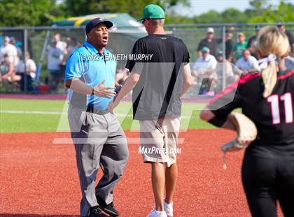 Thumbnail 2 in Iowa Park vs Argyle (UIL 4A Region I Regional Final) photogallery.