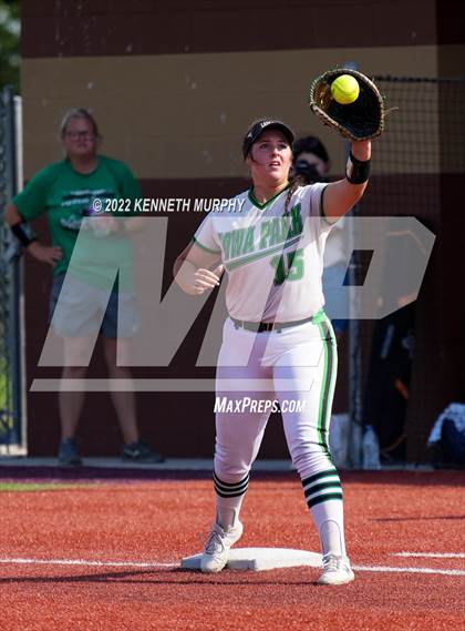 Thumbnail 2 in Iowa Park vs Argyle (UIL 4A Region I Regional Final) photogallery.
