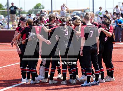 Thumbnail 3 in Iowa Park vs Argyle (UIL 4A Region I Regional Final) photogallery.
