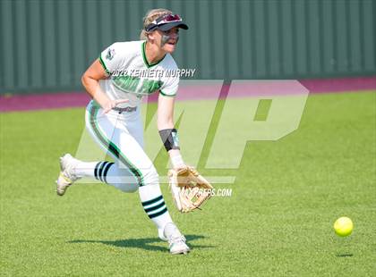 Thumbnail 3 in Iowa Park vs Argyle (UIL 4A Region I Regional Final) photogallery.