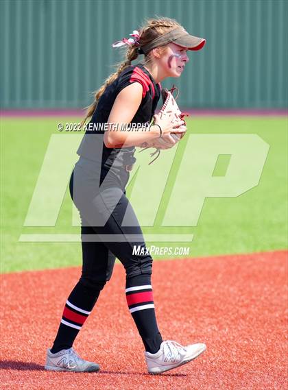 Thumbnail 2 in Iowa Park vs Argyle (UIL 4A Region I Regional Final) photogallery.