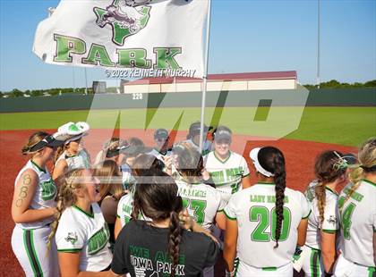 Thumbnail 1 in Iowa Park vs Argyle (UIL 4A Region I Regional Final) photogallery.