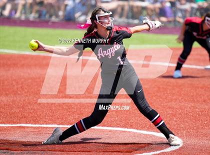 Thumbnail 2 in Iowa Park vs Argyle (UIL 4A Region I Regional Final) photogallery.