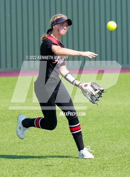 Thumbnail 2 in Iowa Park vs Argyle (UIL 4A Region I Regional Final) photogallery.