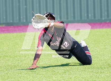 Thumbnail 2 in Iowa Park vs Argyle (UIL 4A Region I Regional Final) photogallery.