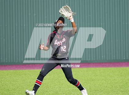 Thumbnail 3 in Iowa Park vs Argyle (UIL 4A Region I Regional Final) photogallery.