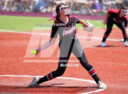 Thumbnail 3 in Iowa Park vs Argyle (UIL 4A Region I Regional Final) photogallery.