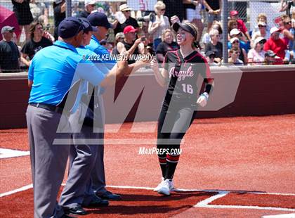 Thumbnail 2 in Iowa Park vs Argyle (UIL 4A Region I Regional Final) photogallery.
