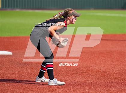 Thumbnail 3 in Iowa Park vs Argyle (UIL 4A Region I Regional Final) photogallery.