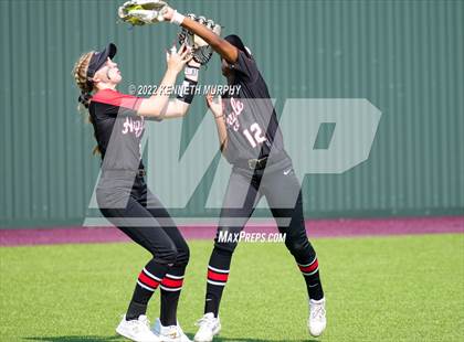 Thumbnail 2 in Iowa Park vs Argyle (UIL 4A Region I Regional Final) photogallery.