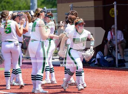 Thumbnail 1 in Iowa Park vs Argyle (UIL 4A Region I Regional Final) photogallery.