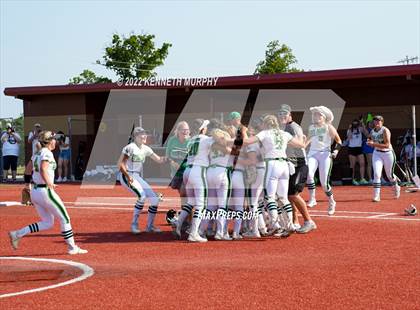 Thumbnail 2 in Iowa Park vs Argyle (UIL 4A Region I Regional Final) photogallery.