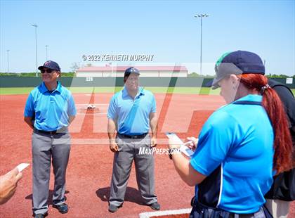 Thumbnail 2 in Iowa Park vs Argyle (UIL 4A Region I Regional Final) photogallery.