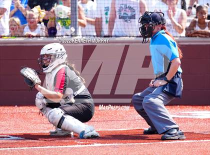 Thumbnail 1 in Iowa Park vs Argyle (UIL 4A Region I Regional Final) photogallery.