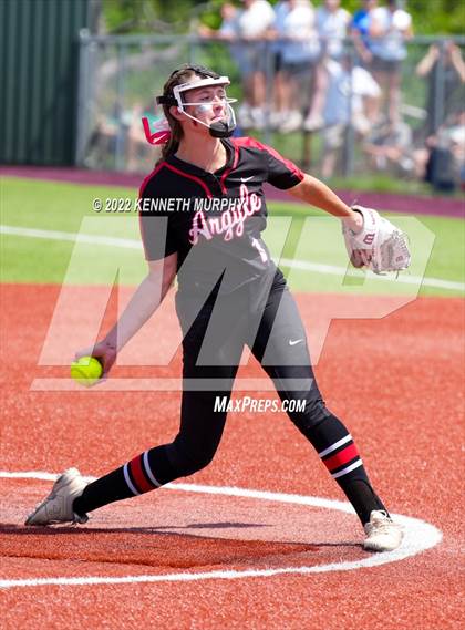 Thumbnail 3 in Iowa Park vs Argyle (UIL 4A Region I Regional Final) photogallery.