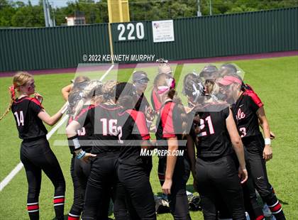 Thumbnail 1 in Iowa Park vs Argyle (UIL 4A Region I Regional Final) photogallery.