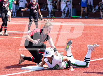 Thumbnail 3 in Iowa Park vs Argyle (UIL 4A Region I Regional Final) photogallery.