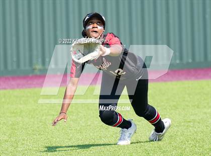 Thumbnail 2 in Iowa Park vs Argyle (UIL 4A Region I Regional Final) photogallery.