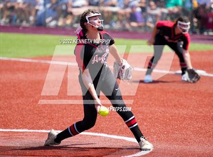 Thumbnail 1 in Iowa Park vs Argyle (UIL 4A Region I Regional Final) photogallery.