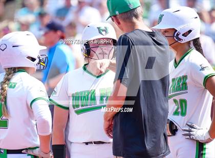 Thumbnail 3 in Iowa Park vs Argyle (UIL 4A Region I Regional Final) photogallery.