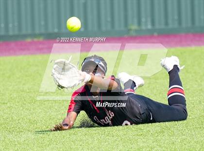 Thumbnail 2 in Iowa Park vs Argyle (UIL 4A Region I Regional Final) photogallery.