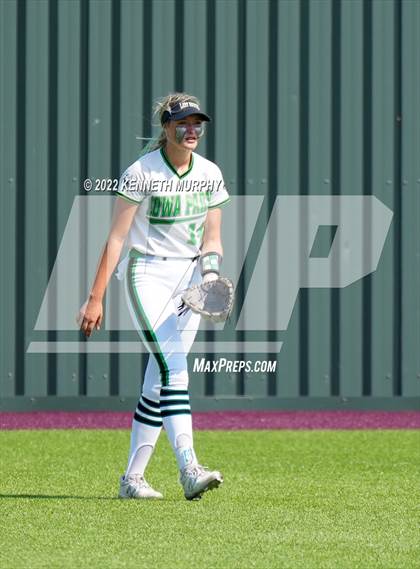 Thumbnail 3 in Iowa Park vs Argyle (UIL 4A Region I Regional Final) photogallery.