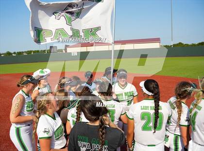 Thumbnail 2 in Iowa Park vs Argyle (UIL 4A Region I Regional Final) photogallery.
