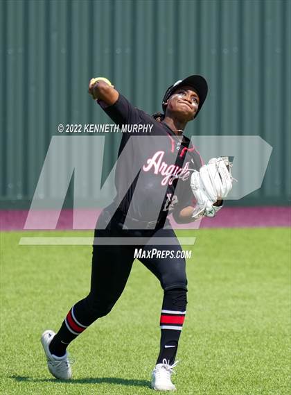 Thumbnail 1 in Iowa Park vs Argyle (UIL 4A Region I Regional Final) photogallery.