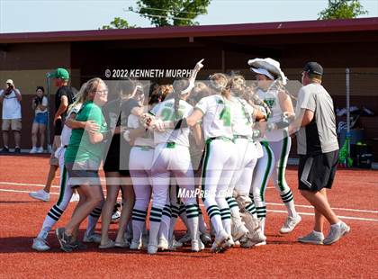 Thumbnail 1 in Iowa Park vs Argyle (UIL 4A Region I Regional Final) photogallery.