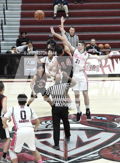 Thumbnail 3 in Rancho Mirage vs. St. Thomas Aquinas - Canada (Rancho Mirage Holiday Invitational) photogallery.