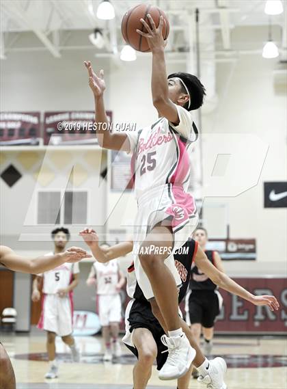 Thumbnail 3 in Rancho Mirage vs. St. Thomas Aquinas - Canada (Rancho Mirage Holiday Invitational) photogallery.