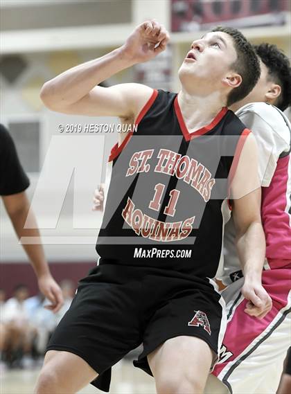 Thumbnail 1 in Rancho Mirage vs. St. Thomas Aquinas - Canada (Rancho Mirage Holiday Invitational) photogallery.