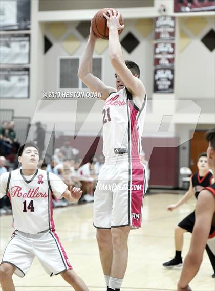 Thumbnail 2 in Rancho Mirage vs. St. Thomas Aquinas - Canada (Rancho Mirage Holiday Invitational) photogallery.