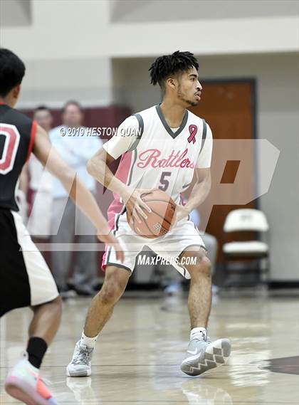 Thumbnail 1 in Rancho Mirage vs. St. Thomas Aquinas - Canada (Rancho Mirage Holiday Invitational) photogallery.