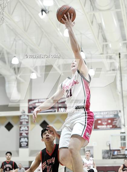 Thumbnail 2 in Rancho Mirage vs. St. Thomas Aquinas - Canada (Rancho Mirage Holiday Invitational) photogallery.