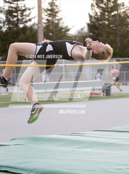 Thumbnail 3 in Capital Valley Conference 1A Meet  photogallery.