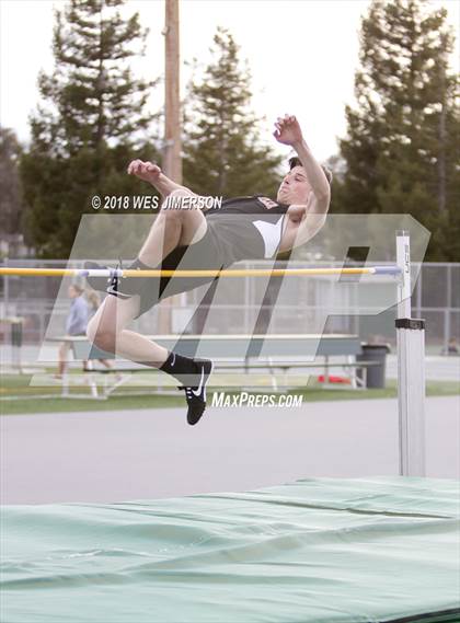 Thumbnail 1 in Capital Valley Conference 1A Meet  photogallery.